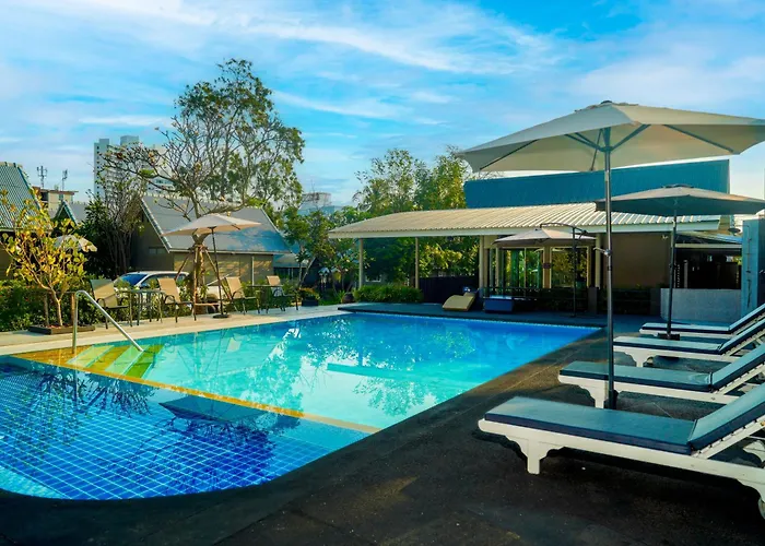 Luna Hut Resort