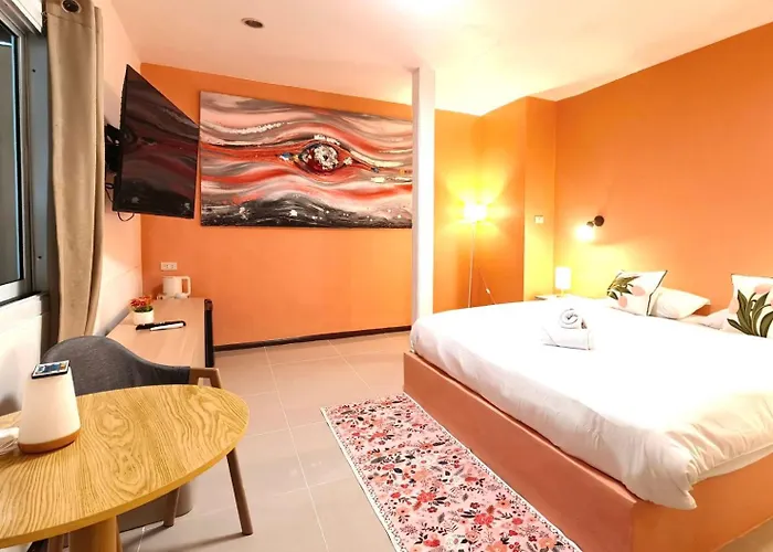 Mandarin Lodge By Victor